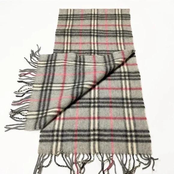 Burberrys Scarf 100% Lambswool 51”x 12” - Picture 3 of 4